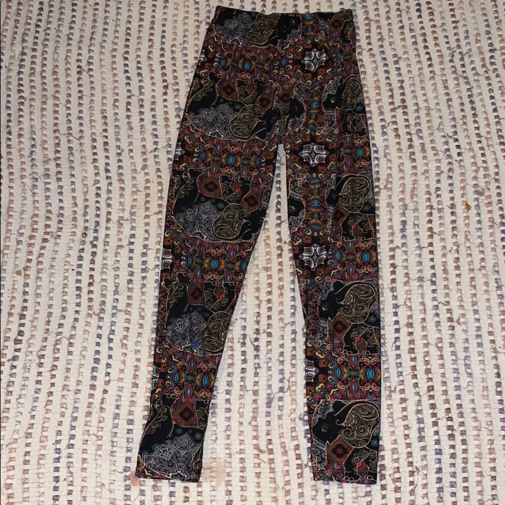 Cute boho leggings.